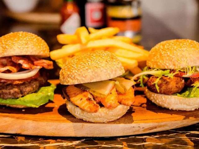 5大公認(rèn)的垃圾食品，比泡面嚴(yán)重得多！“?？印蹦贻p人